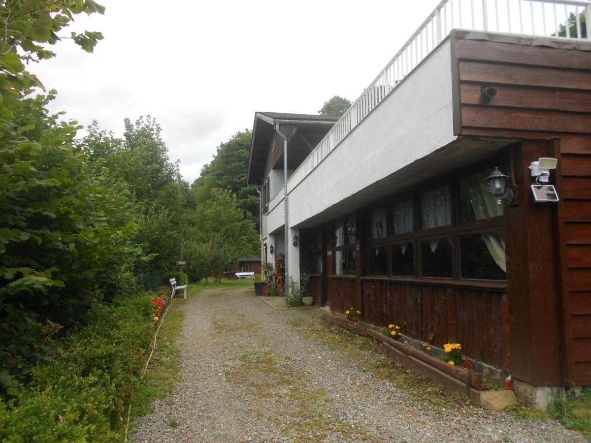 "Le Maloya" Chalets , Appartements & Chambre Balneo Lacaune Exterior foto