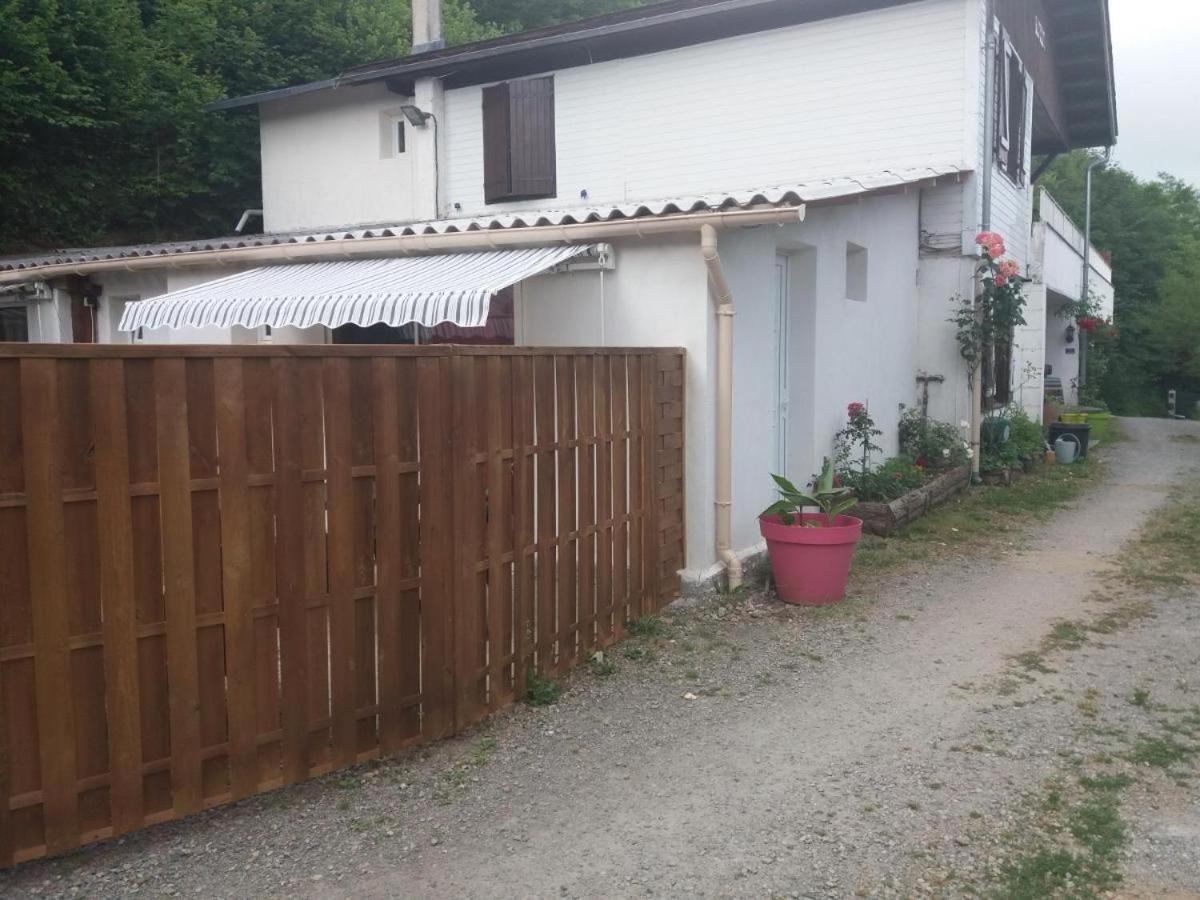 "Le Maloya" Chalets Independants -Chambre Balneo - Relais Motards Lacaune Exterior foto