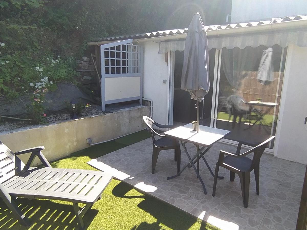 "Le Maloya" Chalets Independants -Chambre Balneo - Relais Motards Lacaune Exterior foto