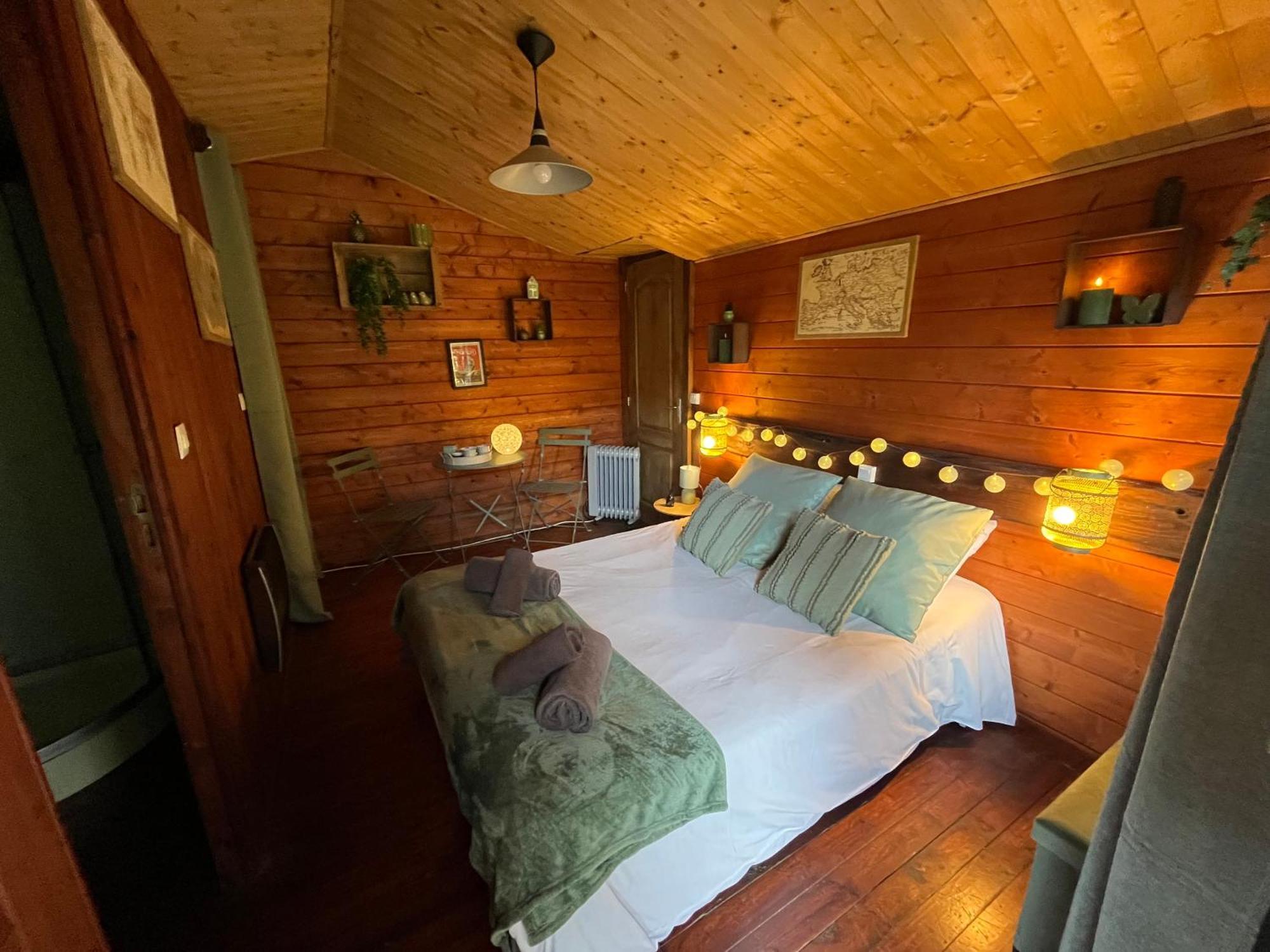 "Le Maloya" Chalets Independants -Chambre Balneo - Relais Motards Lacaune Exterior foto