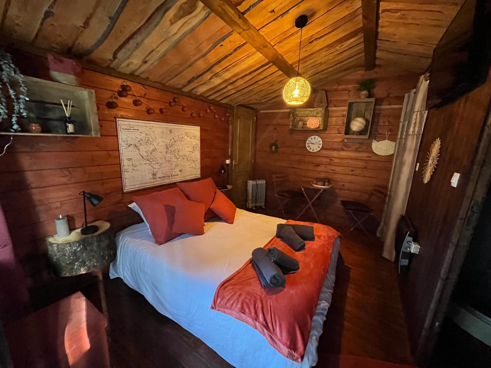 "Le Maloya" Chalets Independants -Chambre Balneo - Relais Motards Lacaune Exterior foto