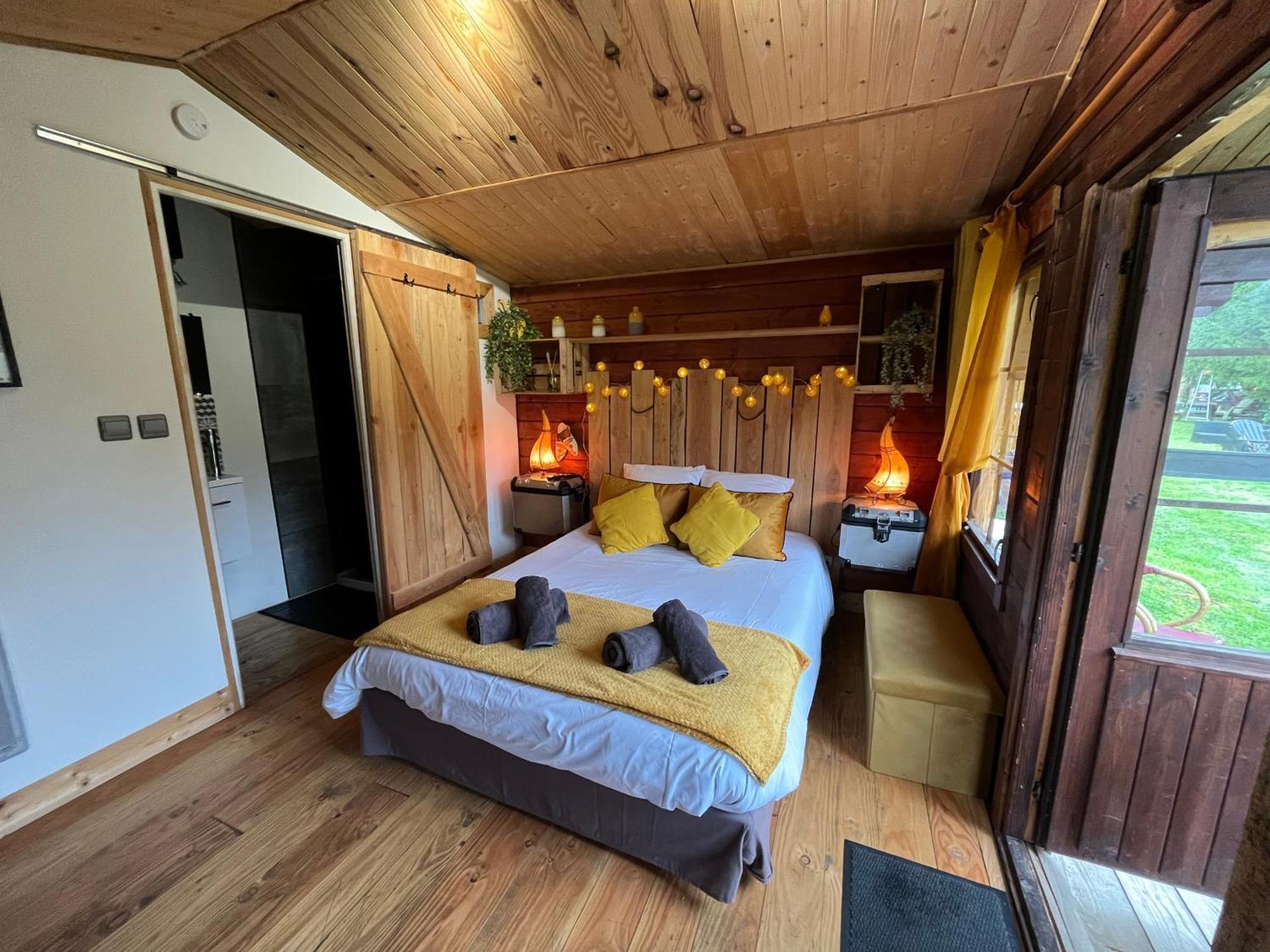 "Le Maloya" Chalets Independants -Chambre Balneo - Relais Motards Lacaune Exterior foto