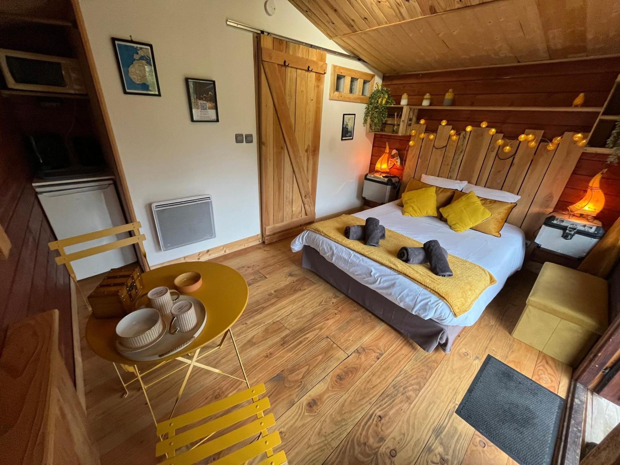 "Le Maloya" Chalets Independants -Chambre Balneo - Relais Motards Lacaune Exterior foto