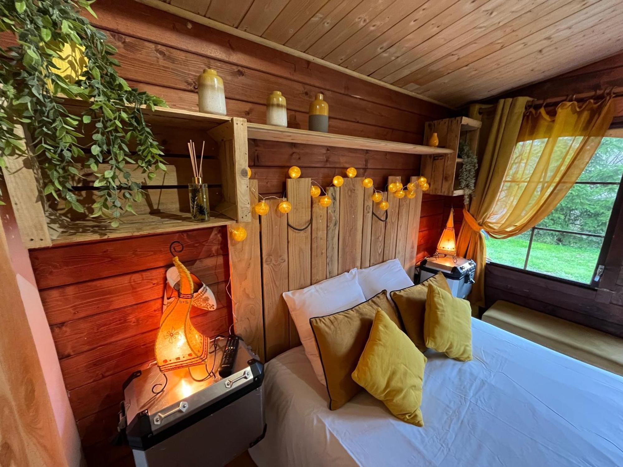 "Le Maloya" Chalets Independants -Chambre Balneo - Relais Motards Lacaune Exterior foto