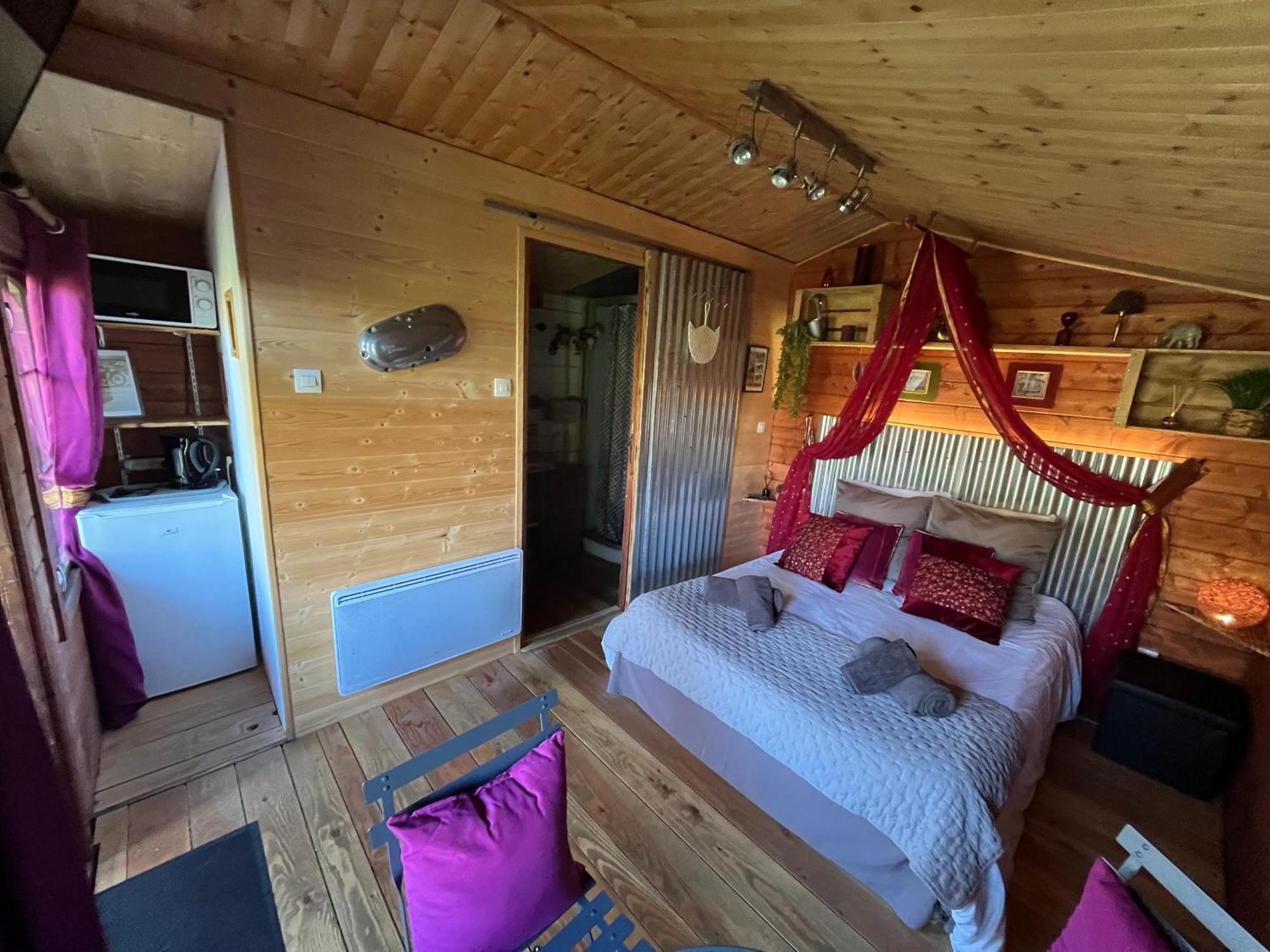 "Le Maloya" Chalets Independants -Chambre Balneo - Relais Motards Lacaune Exterior foto