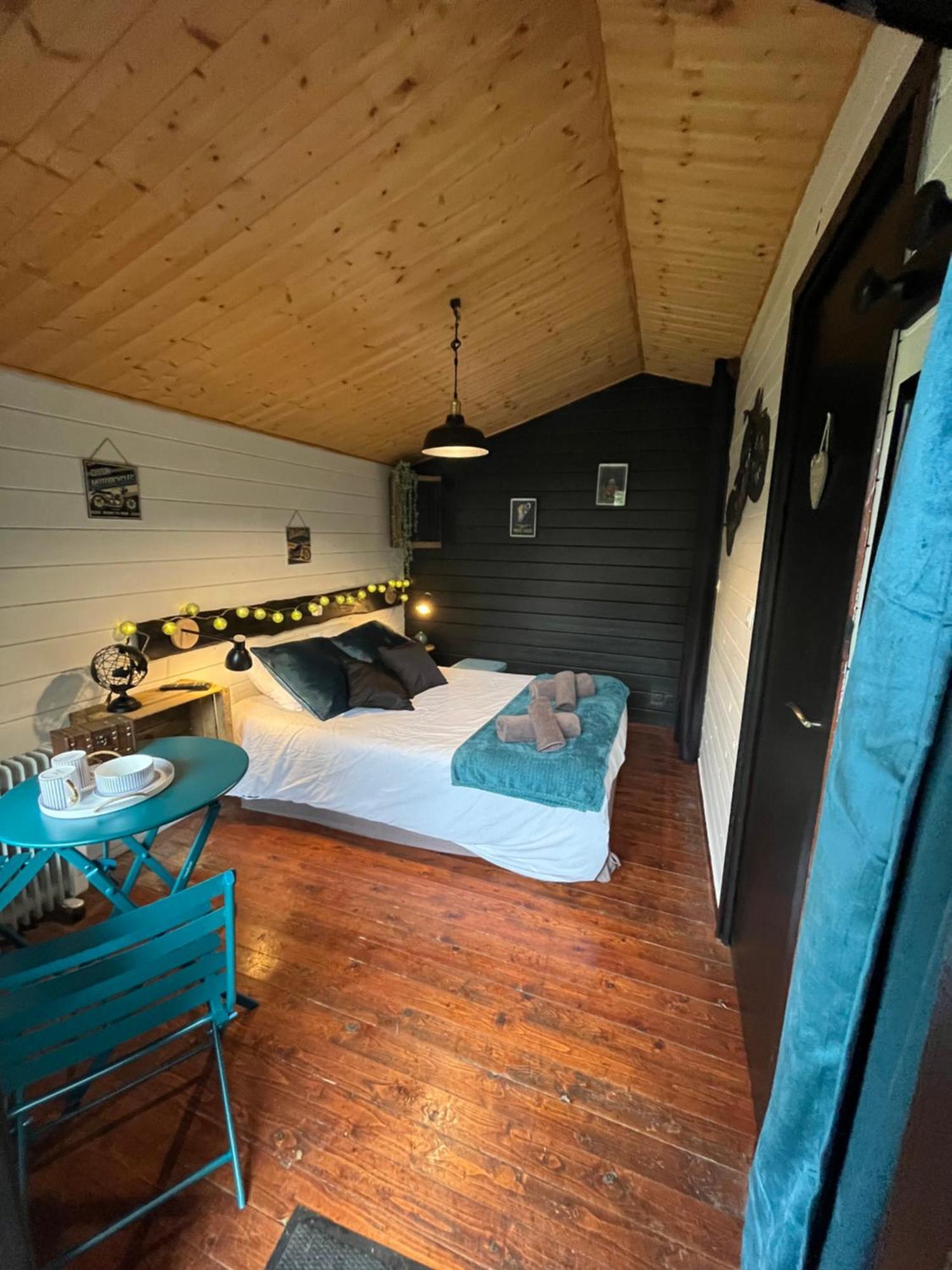 "Le Maloya" Chalets Independants -Chambre Balneo - Relais Motards Lacaune Exterior foto